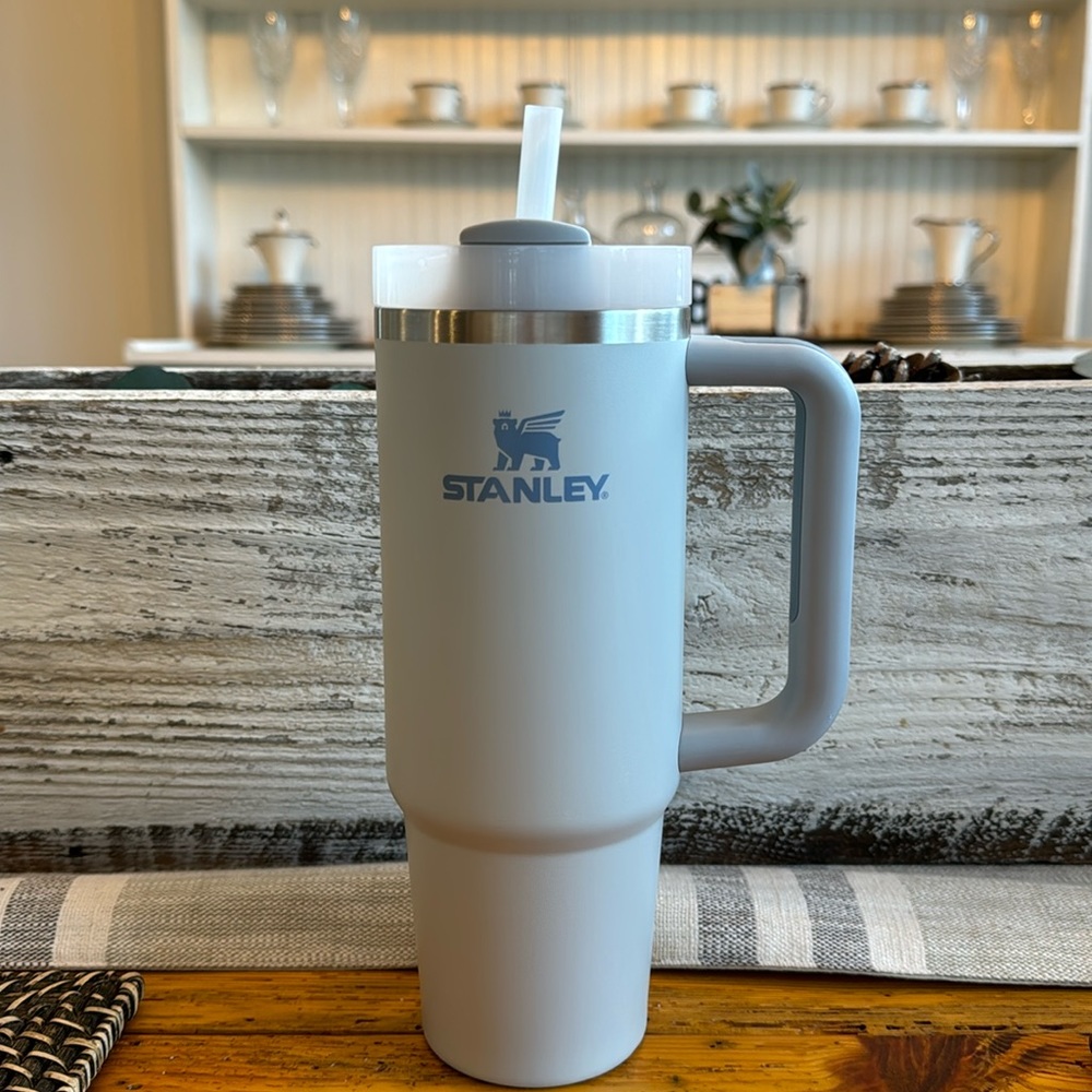 ✨STANLEY✨ fog 30oz SOLD OUT ONLINE